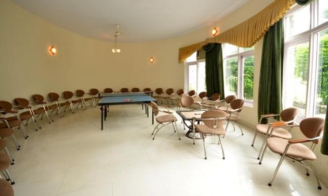 Hôtel Corbett Suman Grand à Corbett National Park Extérieur photo