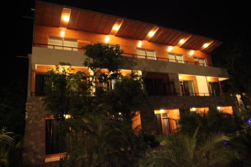 Hôtel Corbett Suman Grand à Corbett National Park Extérieur photo